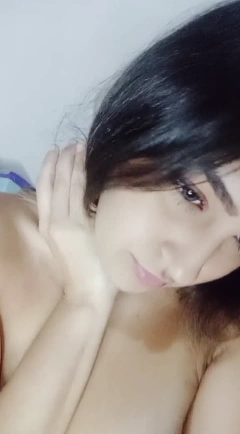 Leaked Desi Girlfriend Fully Nude Video Pressing Boobs and Fingering Wet Pussy Loud Moans