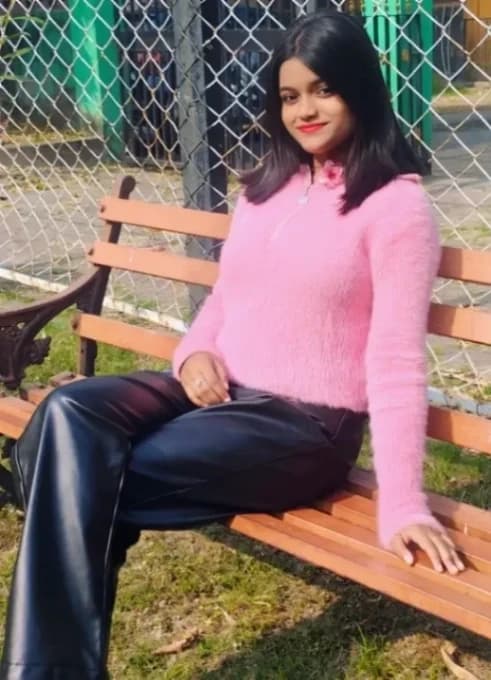 Insta Model Amaira Roy Saree Strip Topless Naked Boobs Tease Leaked MMS