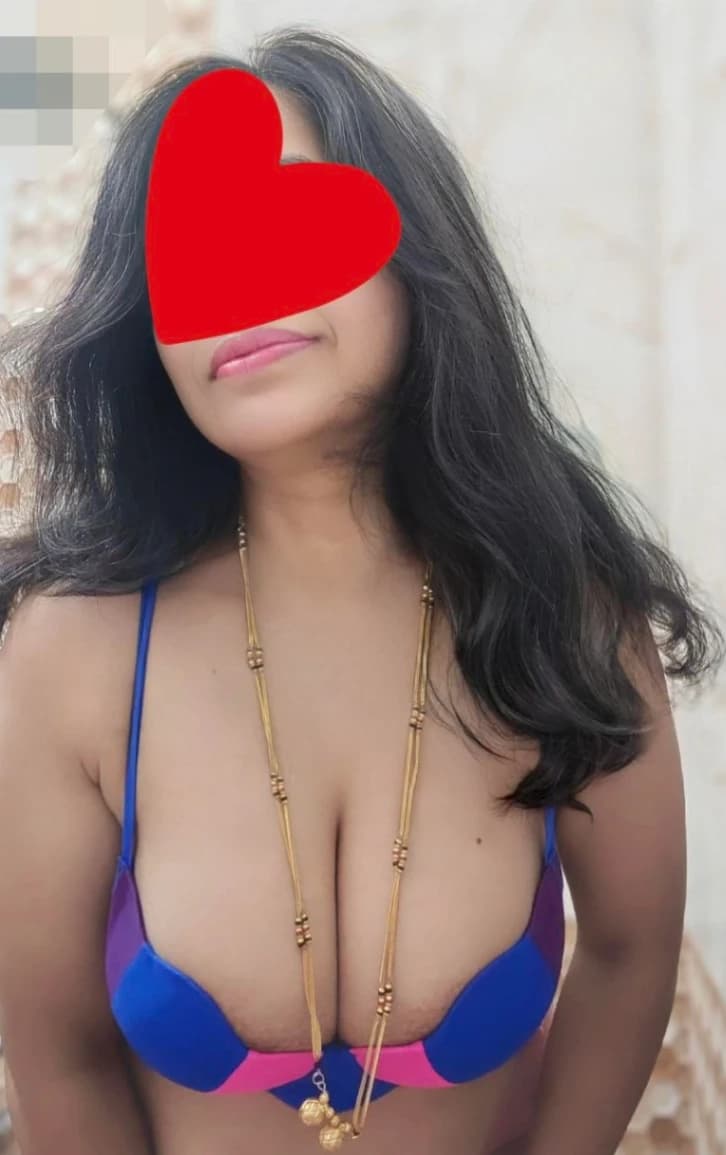 Big Boobs Bhabhi Nude Pics Leaked Online See Her Huge Tits Reveal