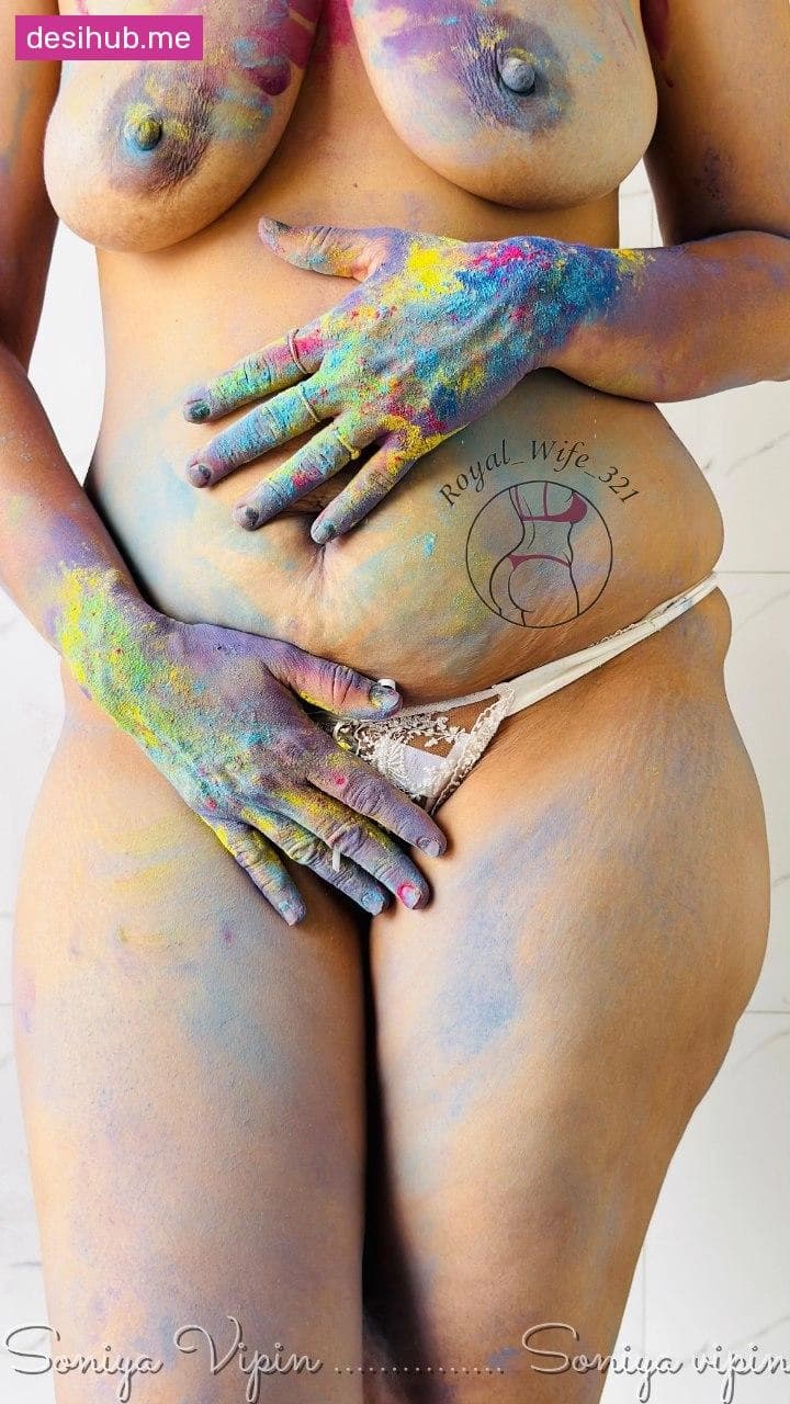 Image of Desi wife Soniya Vipin strips totally nude for a wild Holi special photoshoot