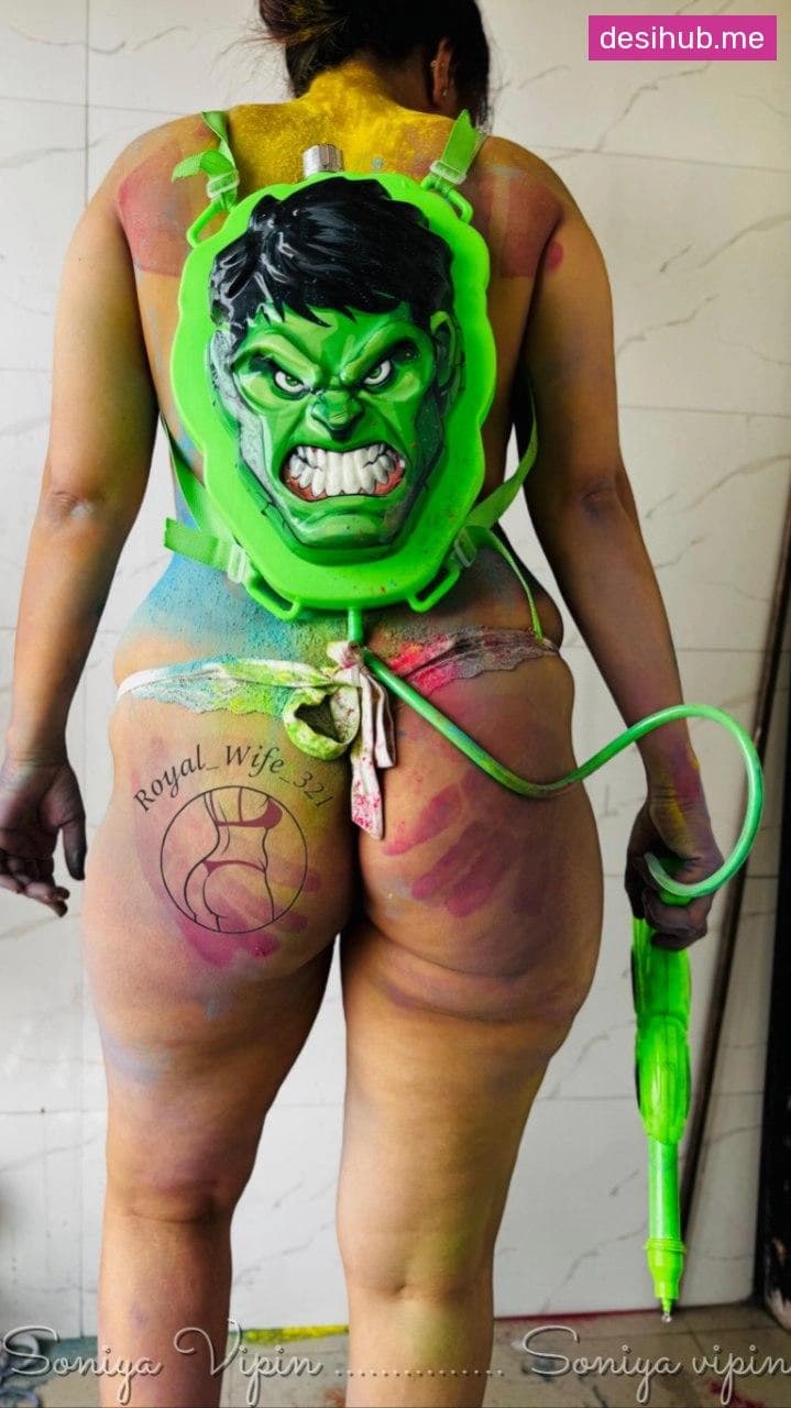 Image of Desi wife Soniya Vipin strips totally nude for a wild Holi special photoshoot