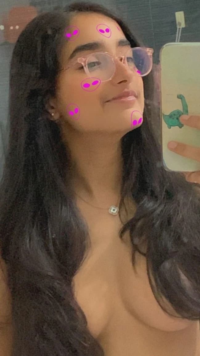 Image of Viral Desi Influencer Full Nude Pussy Fingering Snapchat Leaked Videos