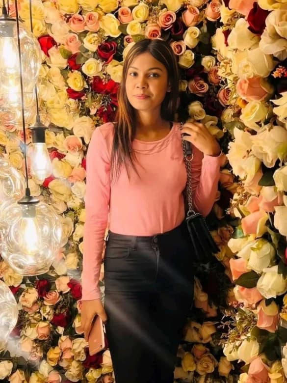 Innocent Desi College Girl Nude Videocall Shows Boobs While Washing Hair