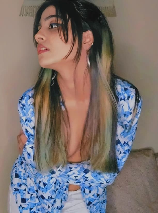 Image of Insta Model Charvi Bhatt Leaked Bathroom Video Showing Boobs and Clear Face