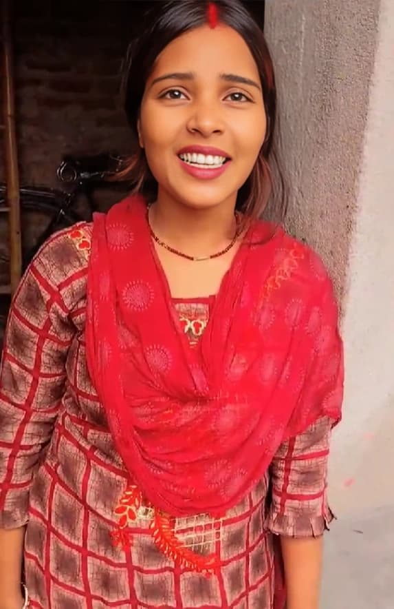 Viral Pooja Bhabhi Spreads Her Legs for a Hard Fuck in Homemade Desi Sex Clip