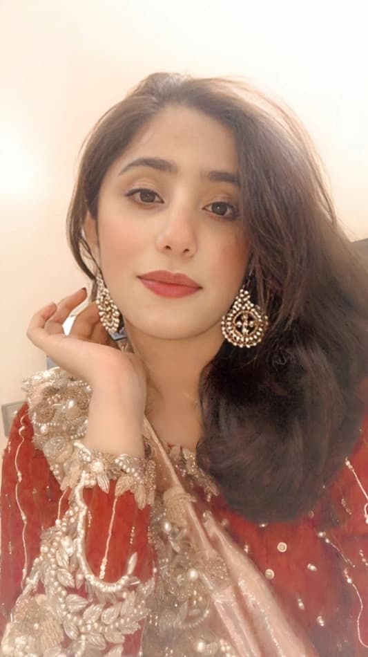 Beautiful Desi Babe Nude 6 Videos Exposing Boobs and Pressing Them with Clear Face