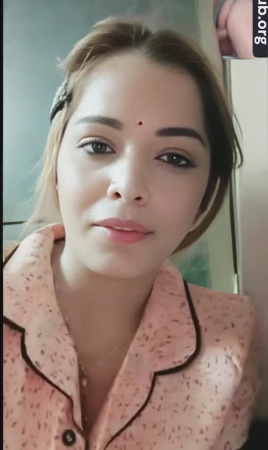 Desi Chamet Babe Nude Leaked Video Showing Boobs and Tight Pussy